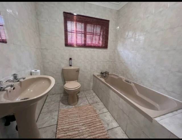 3 BEDROOM HOUSE FOR SALE IN RAISETHORPE